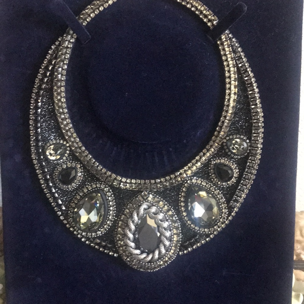Authentic Swarovski Collar Necklace in black and gray. - Picture 4 of 13